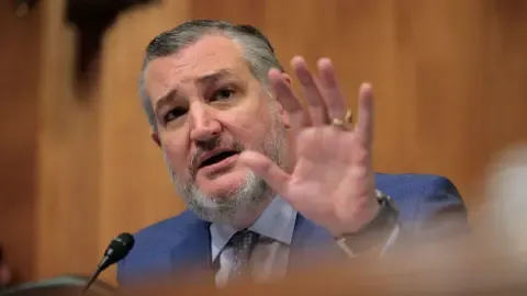 Senator Ted Cruz Compares US Media Regulator to ‘Mobster’ on Kimmel’s Program